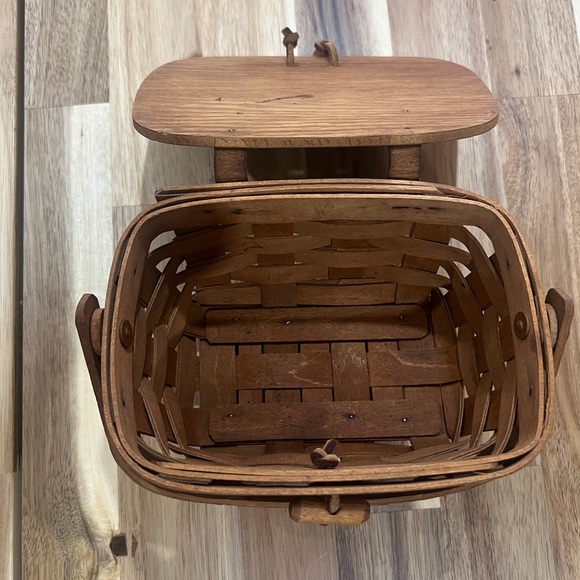 Longaberger Baskets Handwoven U.S.A Wooden Woven Basket with Handle - Picture 4 of 4